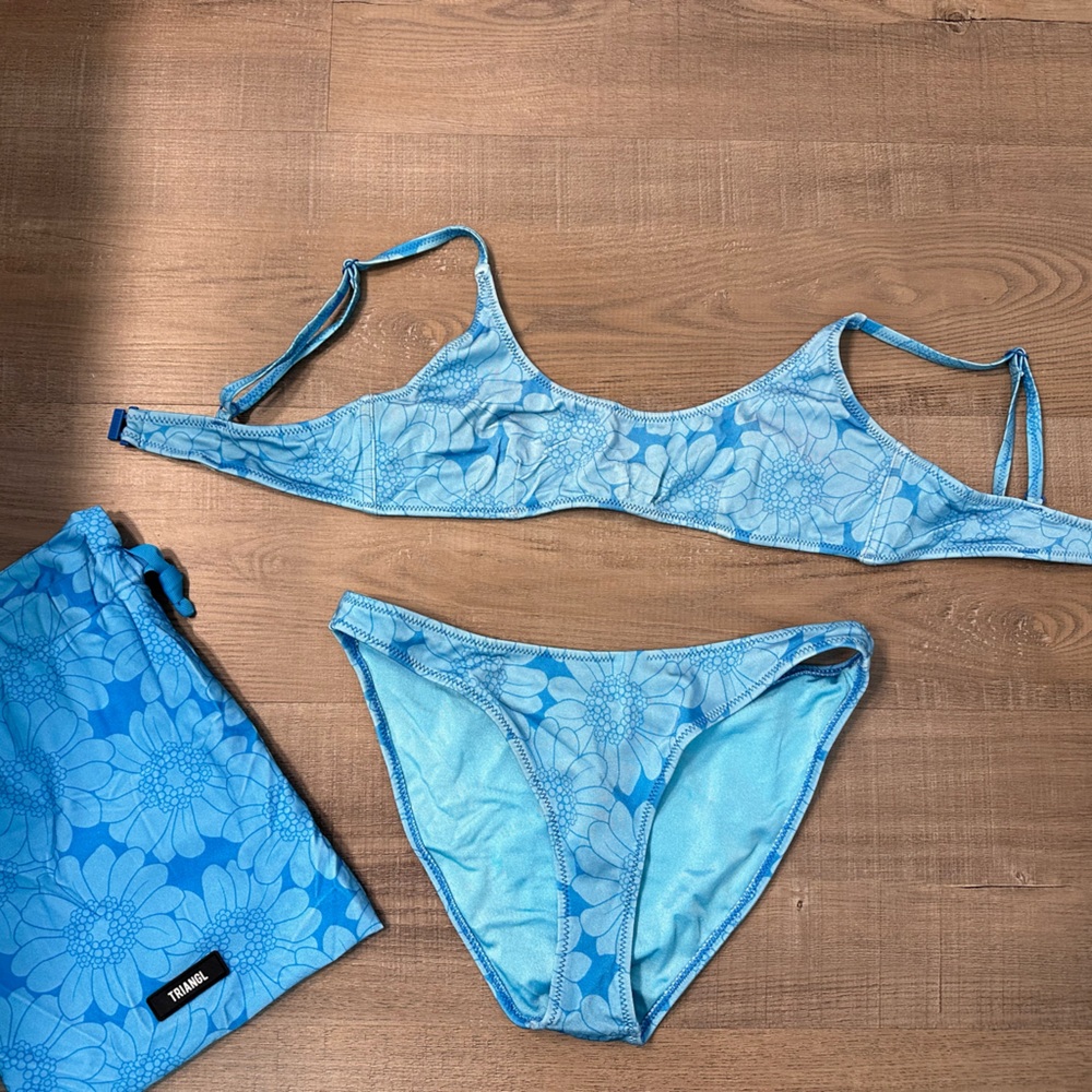 Women’s Triangl swimsuit